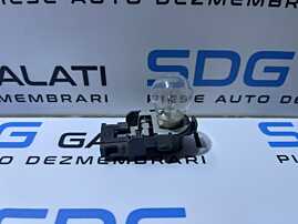 Soclu Suport Bec Lampa Stop Tripla Dreapta de pe Hayon Haion Capota Portbagaj Volkswagen Golf Plus 2004 - 2013 Cod 5M0945259