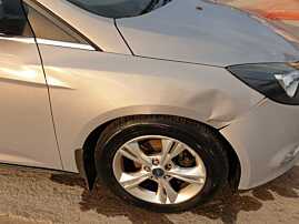 Aripa Fata Dreapta cu DEFECT Ford Focus 3 2010 - 2014 Culoare LB