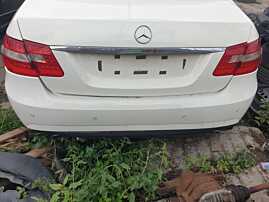 Bara Spoiler Spate AMG cu Locas Senzori Parcare Evacuare Dubla Mercedes Clasa E Class W212 E180 E200 E220 E250 E300 E320 2009 - 2012 Culoare C755 [C8411]