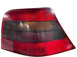 Stop Tripla Lampa Dreapta Volkswagen Golf 4 Hatchback Scurt 1998 - 2005 Cod 1J6945112T [LR0096]